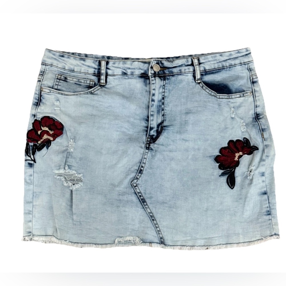 ☀️ $5 sale ANGEL KISS LA Stretch Destroyed Denim Mini Skirt Embroidery Size XL